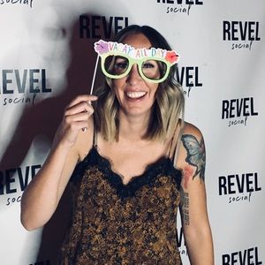 Meet your Posher, Lonni